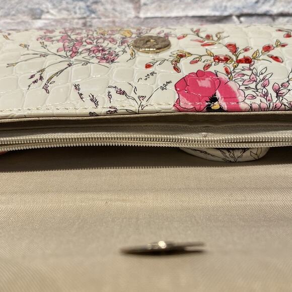 Ladies clutch with long strap or small hand strap with gold rope. - Picture 5 of 9